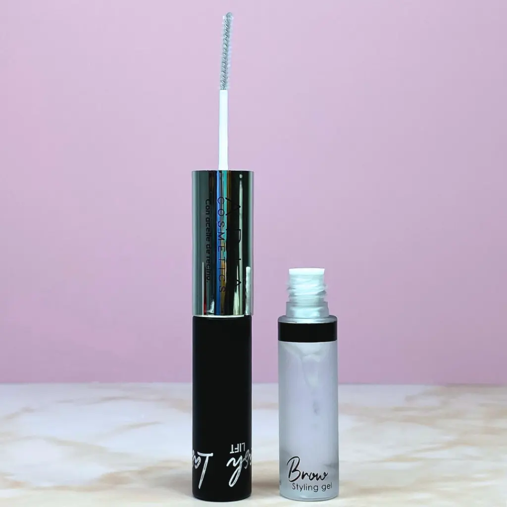 Mascara de pestañas y gel de cejas 3.webp